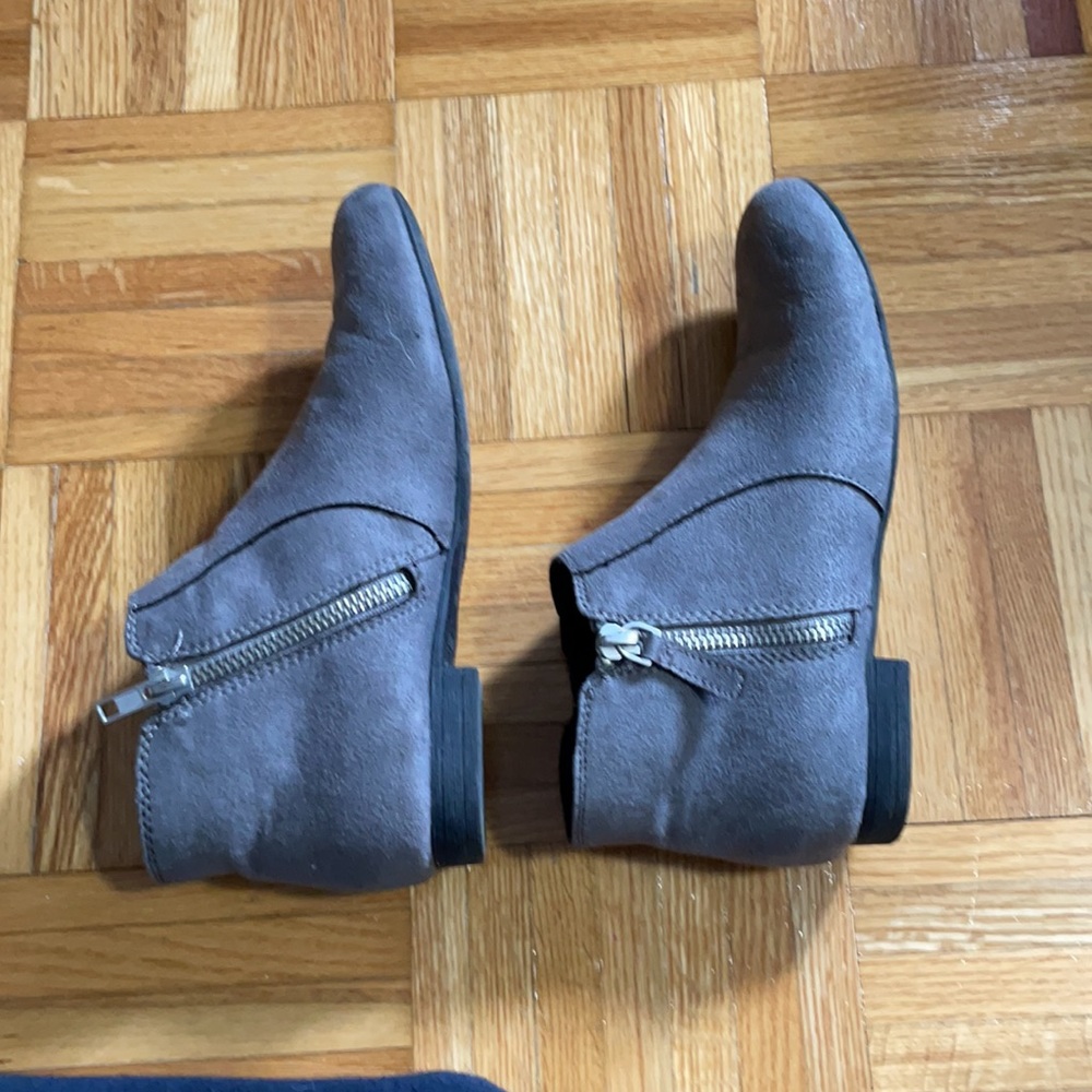 Boots - Picture 3 of 3